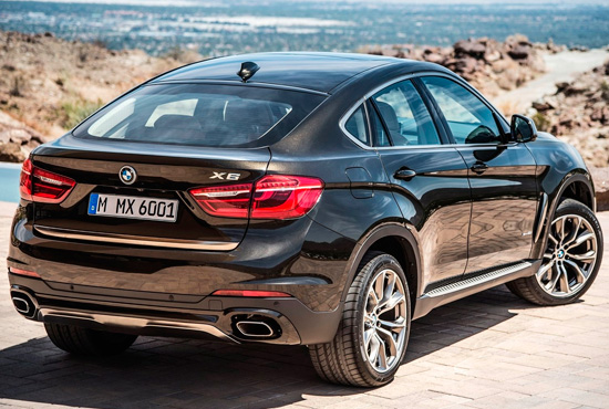 BMW X6 2015.