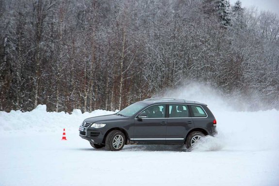 Les pneus d'hiver pour Jeep 2011-2012 nouvelles auto, dérive, réglage, essai routier.