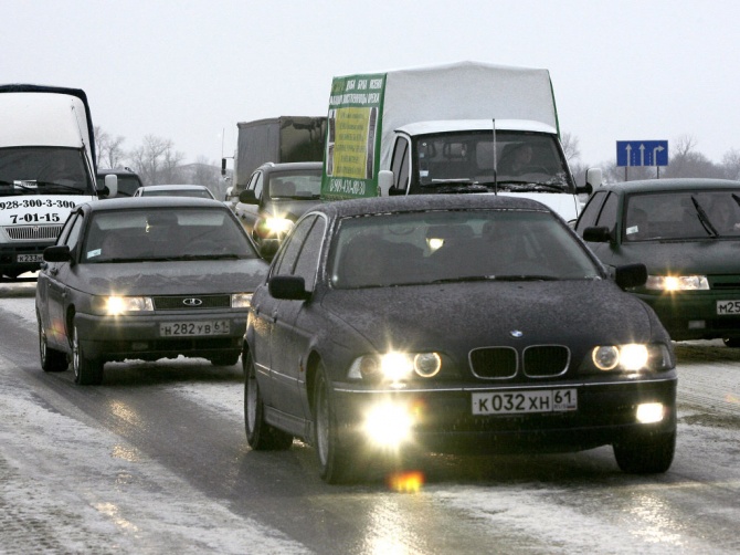 Затор на трассе "Дон" из-за снегопада РИА Новости