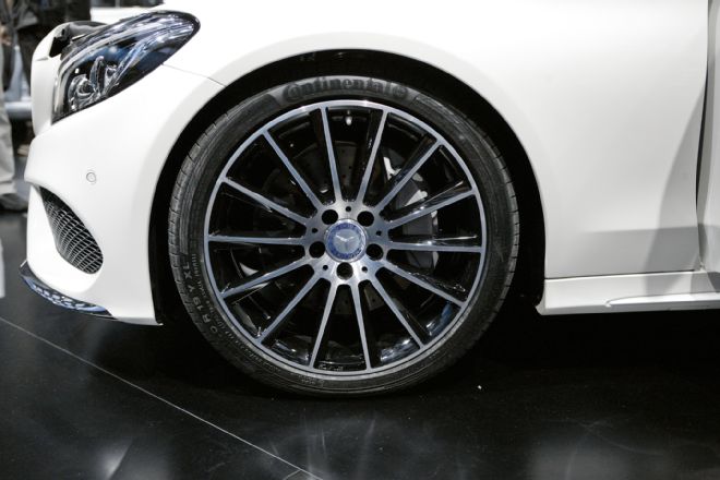 2015 Mercedes Benz C Class front wheel 01