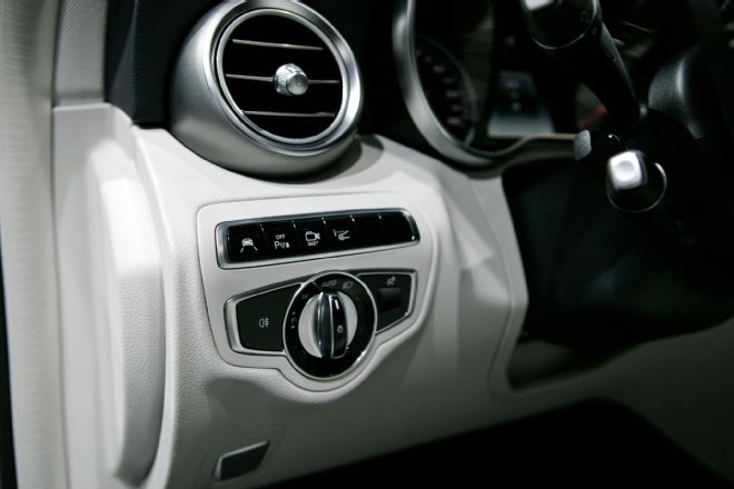 2015 Mercedes Benz C Class headlight buttons